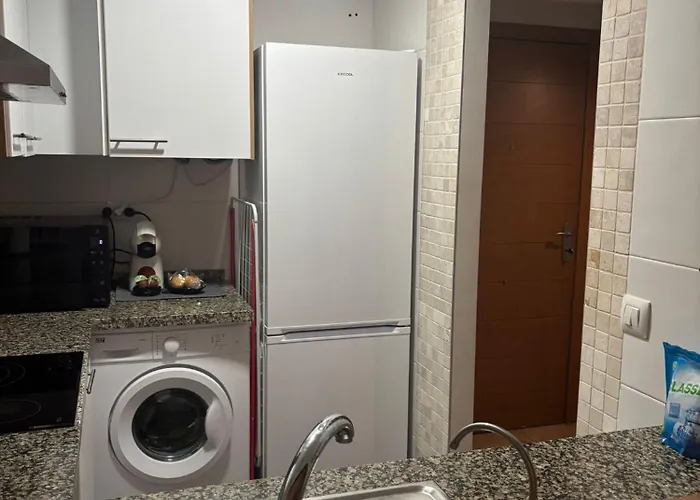 Pintor Llorens Apartman *